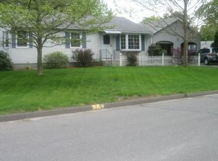 14 Kenneth Rd, Easthampton, MA 01027