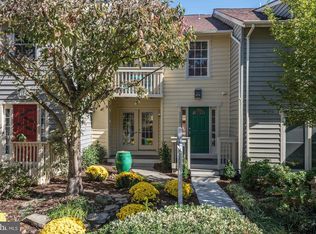 11127 Lake Chapel Ln, Reston, VA 20191