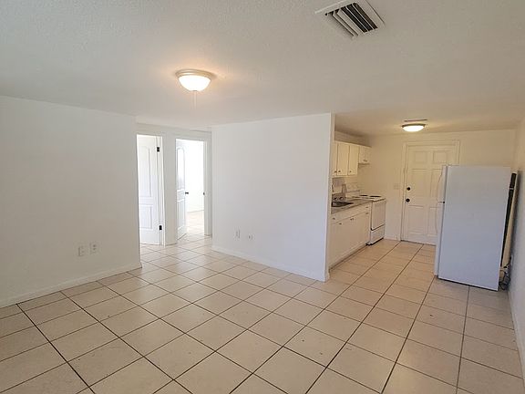 4th image of 3450 Applewood Ter #A
