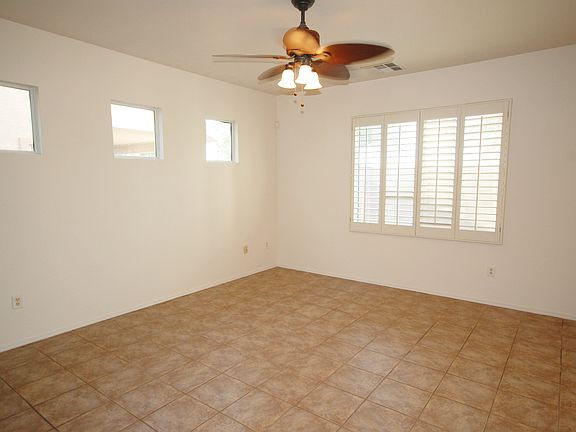 4FAMILY ROOM_05242014