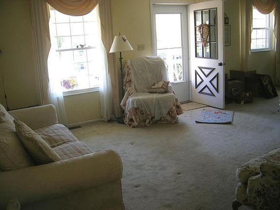 4th image of 436 Woodglen Ct