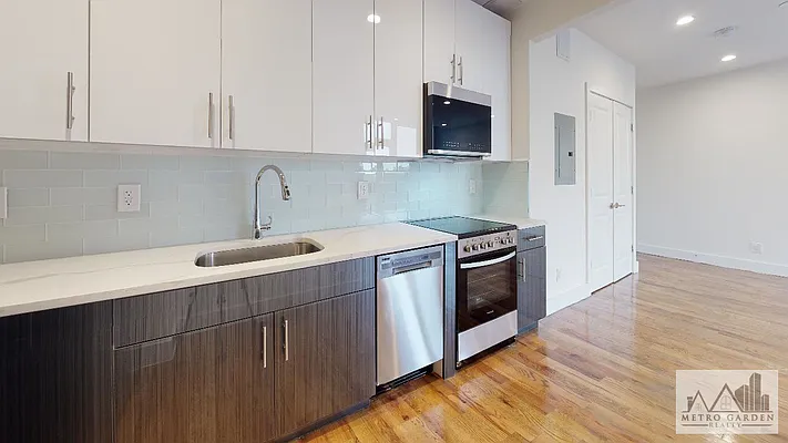 Rented by Metro Garden Realty NYC | media 29