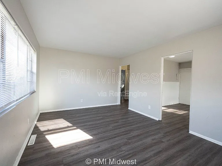 5843 Woodside Dr — Photo 2