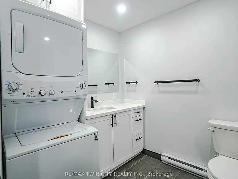 130 Elgin St #2 — Photo 12