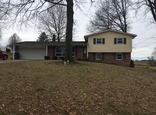 689 Muskingum Ave NW, Brewster, OH 44613