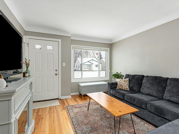 3rd image of 3331 Ravena Ave