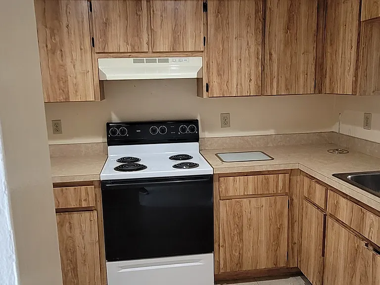 3801 Country Club Blvd #7 — Photo 16