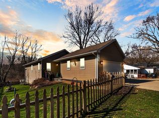 125 Beach Ave, Edgerton, WI