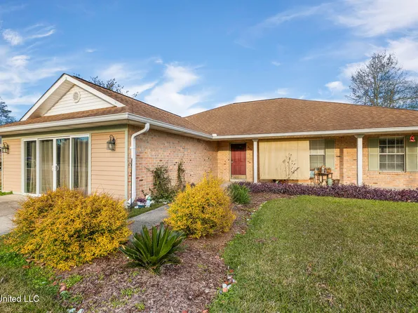 3118 Fairway Dr, Picayune, MS 39466