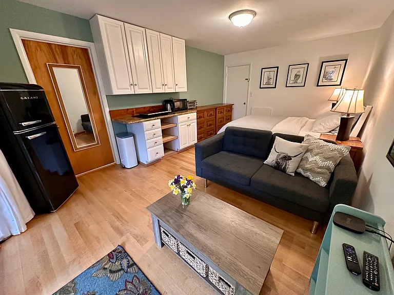 2315 SE Thompson St — Photo 2