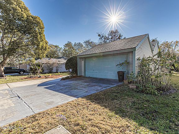 4th image of 8318 CHIMNEY OAK Drive