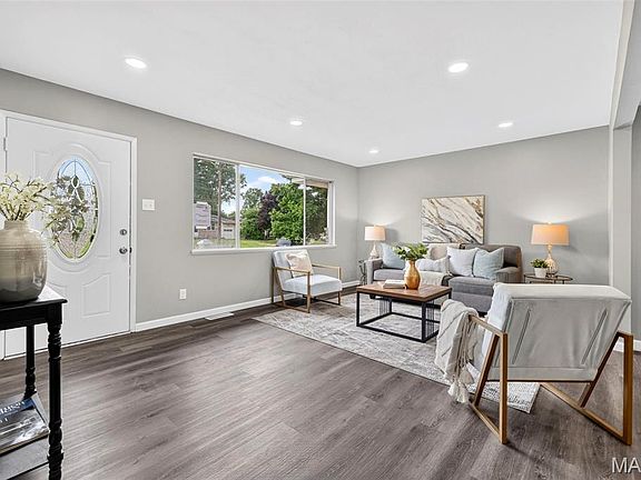 4th image of 175 Francisca Dr