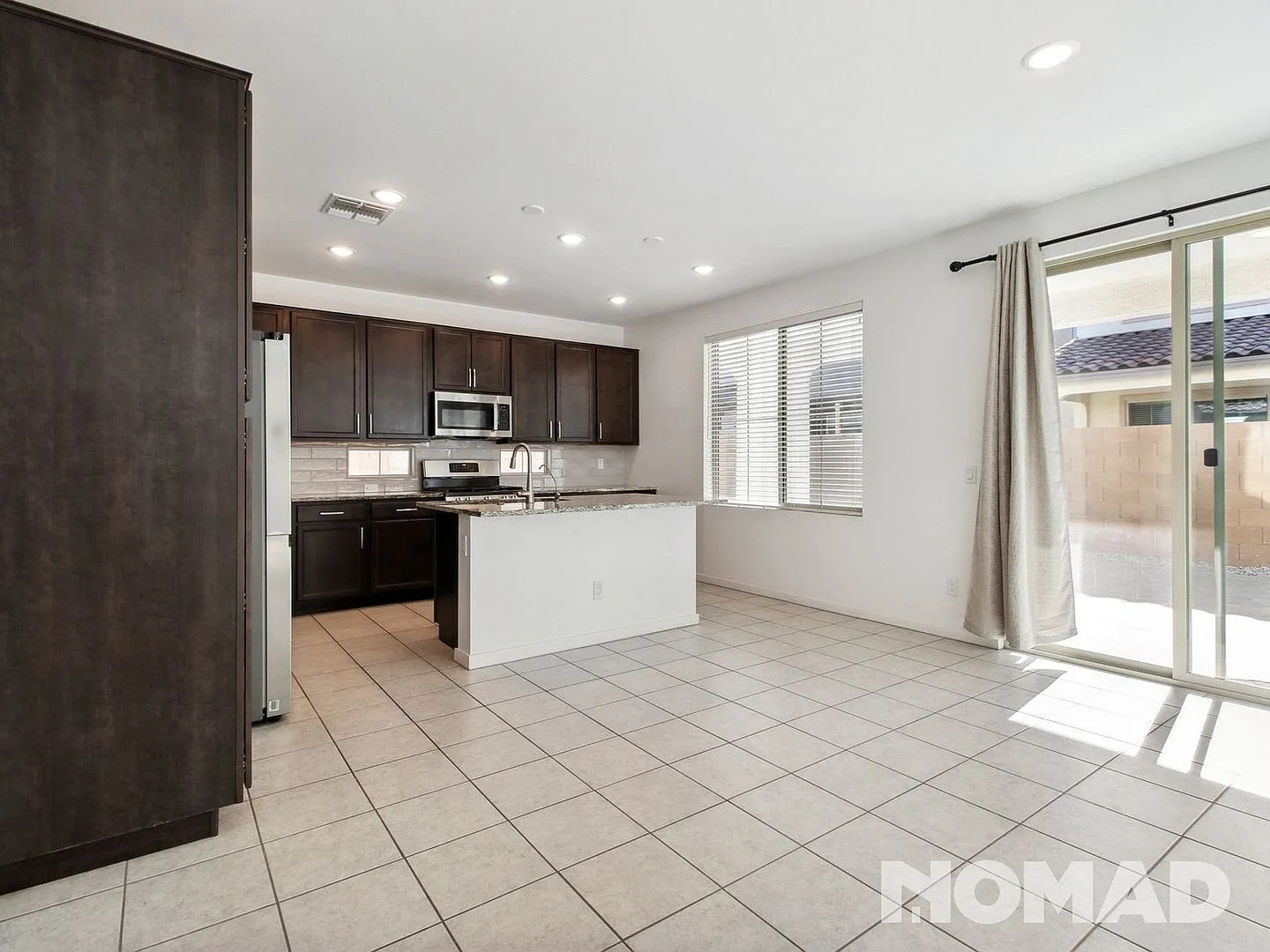 4 Bed / 3 Bath Single Family Home in Chandler — Photo 3