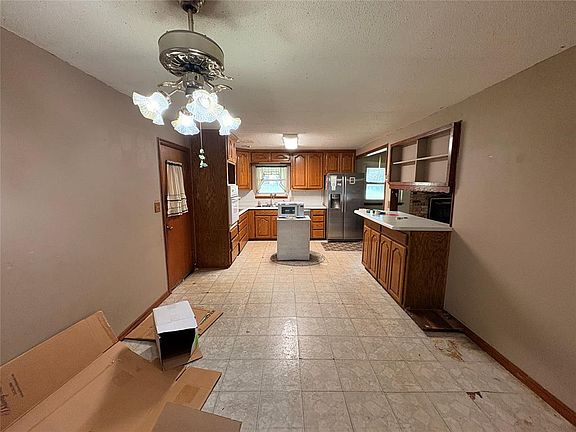 5th image of 3010 S Indian Meridian Rd