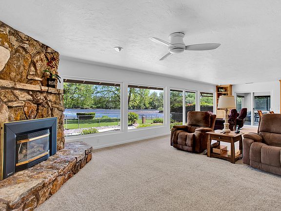 4th image of 3555 Riverview Dr