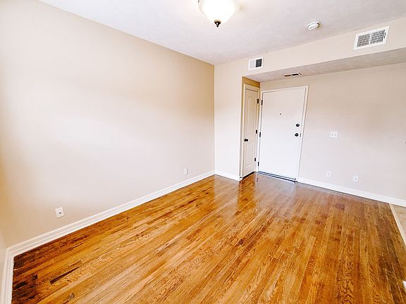 2nd image of 601-617 S 31st Ave #601-305-B800