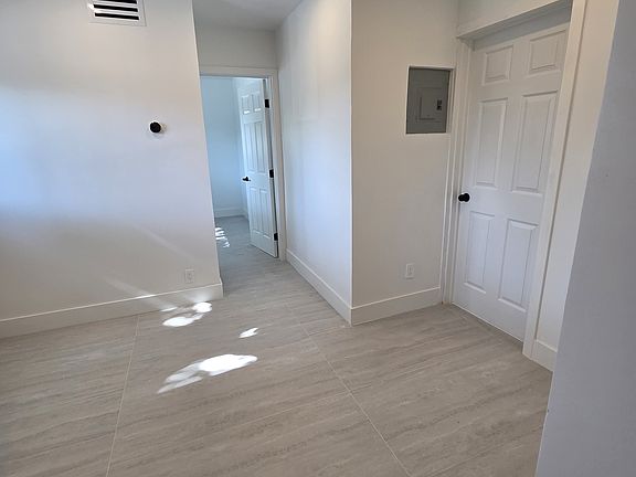 5th image of 1301 NE 13th Ave APT 21