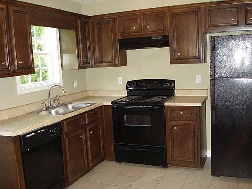 3rd image of 902 19th St APT A