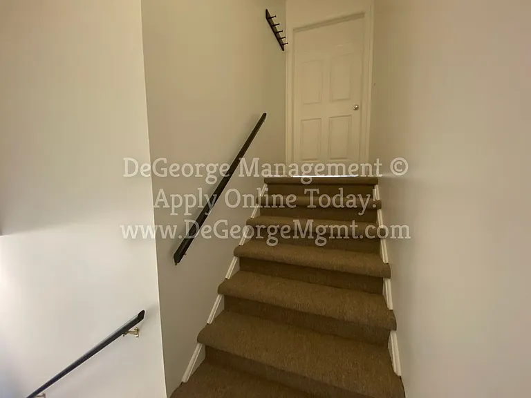 Burdick Estates Apartments — Photo 30
