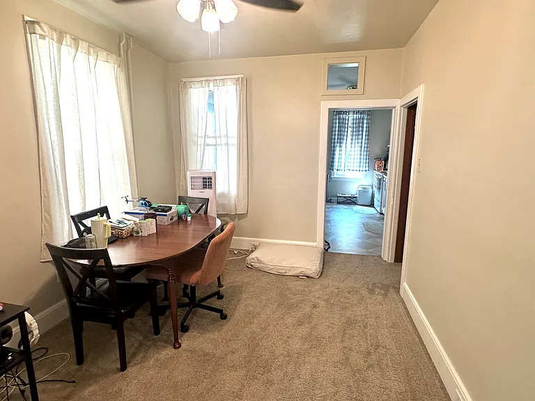 204 W Carpenter Ave — Photo 5