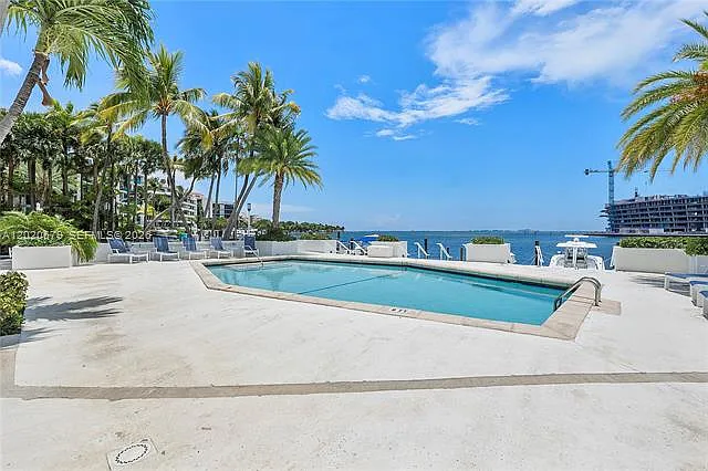 1600 S Bayshore Ln #6A — Photo 24