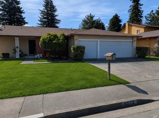 4876 Fairway Dr, Rohnert Park, CA 94928