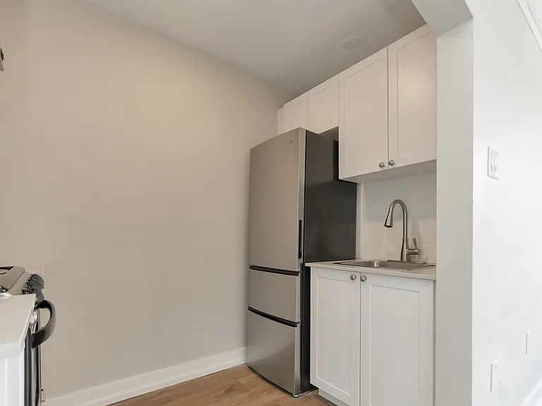 133 Prospect St S — Photo 2