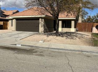 2061 Thomas Dr, Lancaster, CA 93535