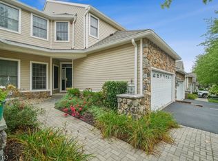 20 Winged Foot Dr, Livingston, NJ 07039