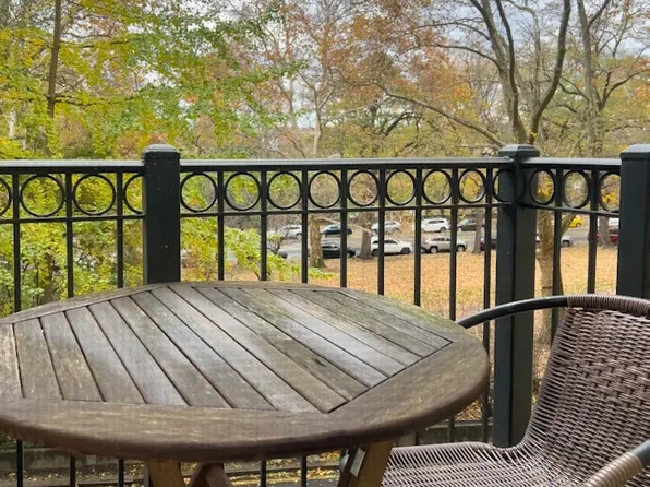 292 Riverside Drive image 9 of 10