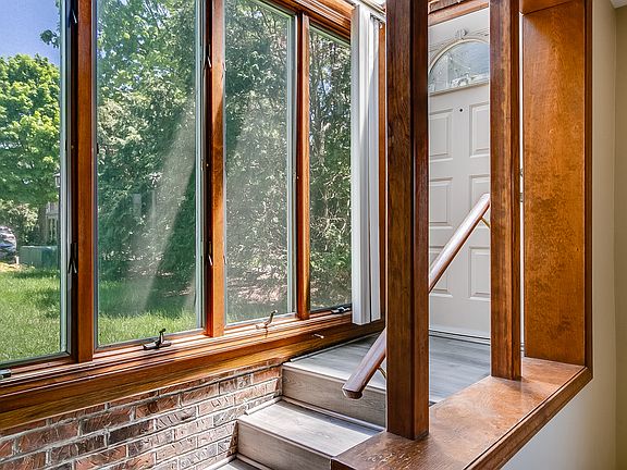 5th image of 124 Pinewood Dr