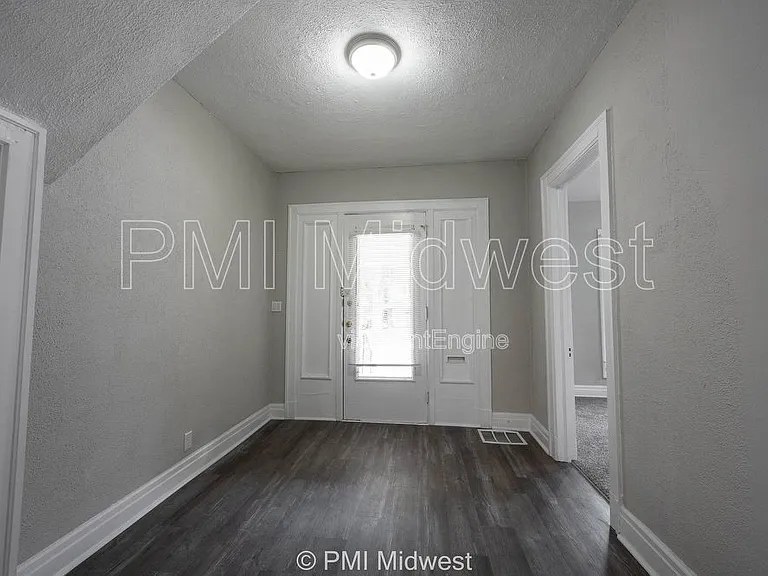 538 W 29th St #B — Photo 37