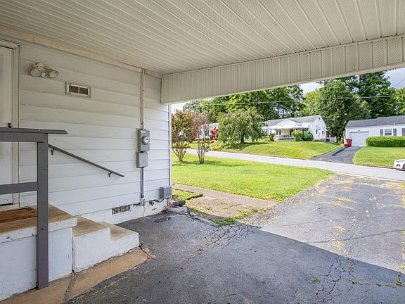 5th image of 1005 Harding Ave