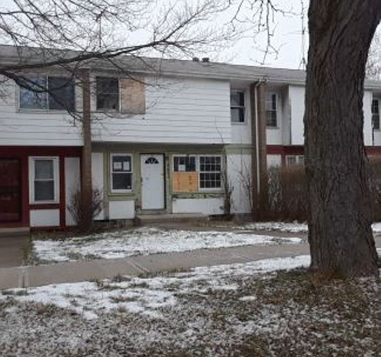 1st image of 9425 Manor Ave