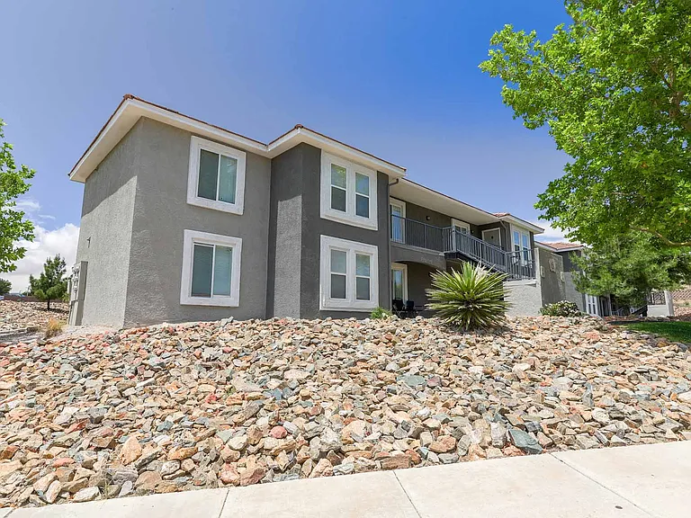 West Park Apartments — Photo 7