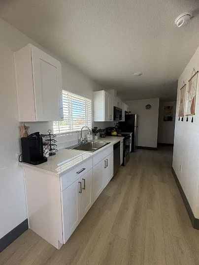 2 bed, 700 sqft, $1,600 — Photo 3
