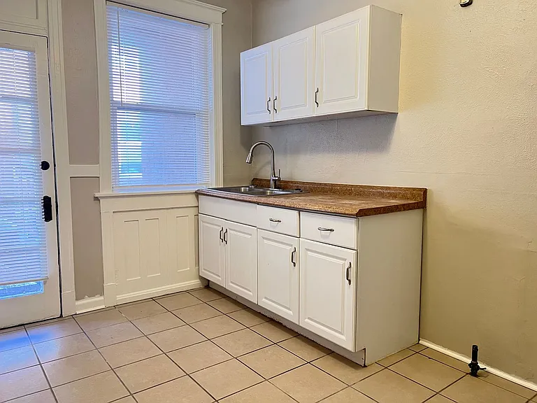 3165 Roger Pl #1N — Photo 16