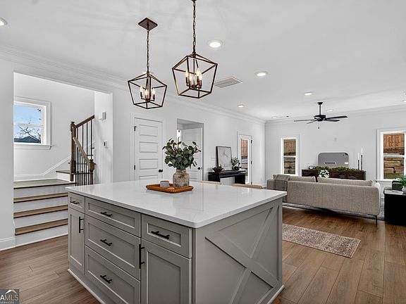 2nd image of 405 Broome St Unit 1