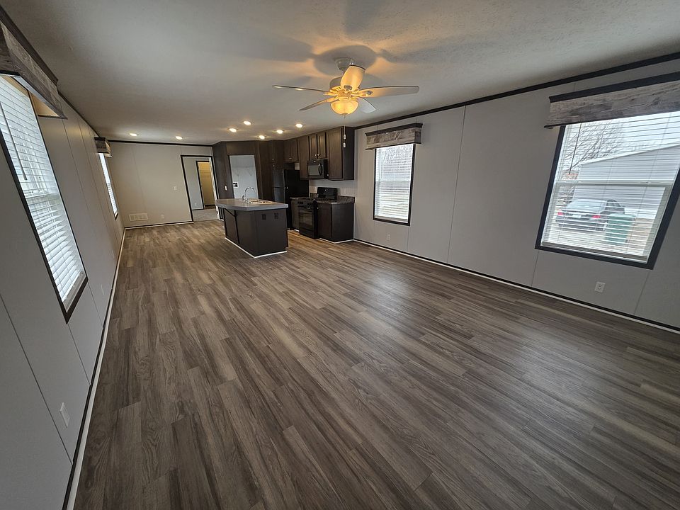 1st image of 700 W Ridgeway Ave #302