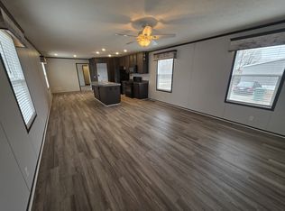 700 W Ridgeway Ave #302, Cedar Falls, IA 50613