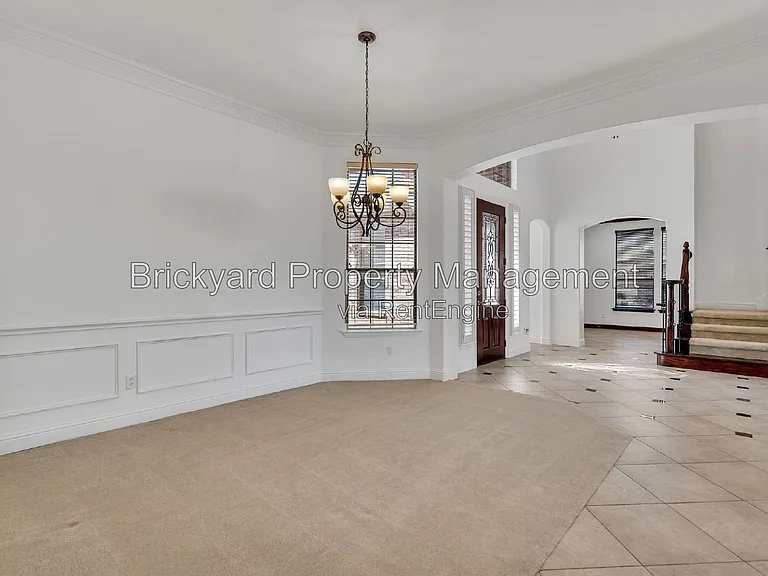 350 Pine Valley Dr — Photo 16