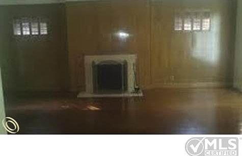 Living Room.jpg