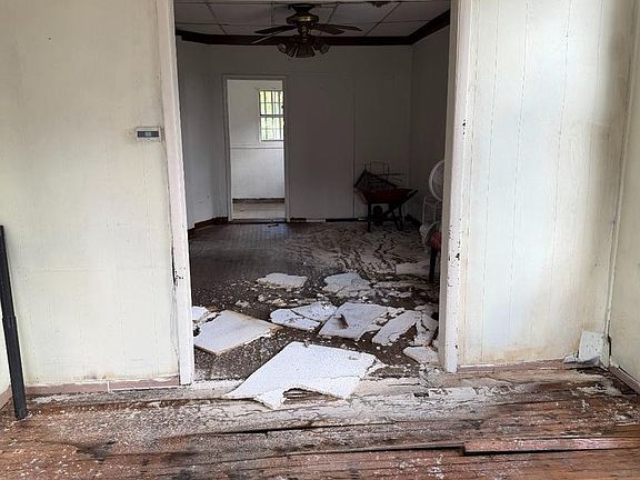 4th image of 2102 N Dukeland St