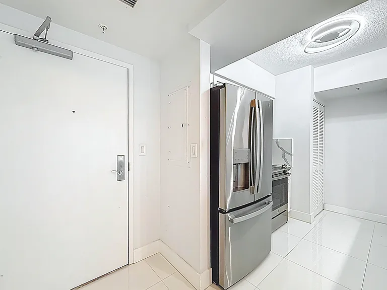 347 N New River Dr E #706 — Photo 7