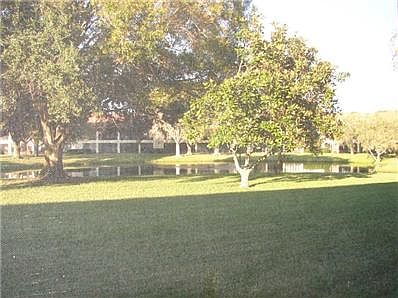 5th image of 744 Avenida Estancia #143