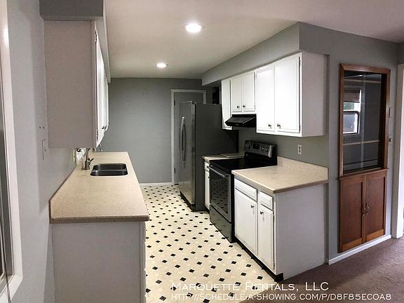 2nd image of 1575 Woodridge Ave