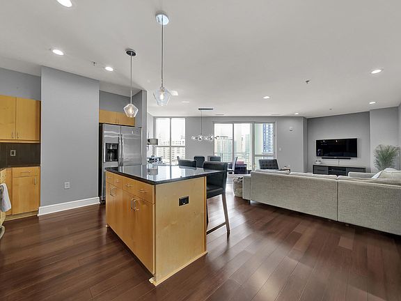 5th image of 333 W Trade St Unit 908