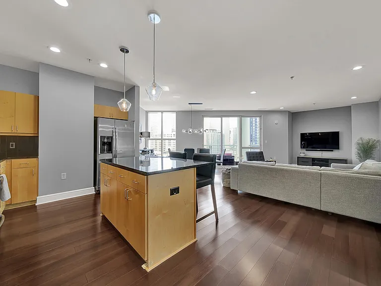 333 W Trade St #908 — Photo 5