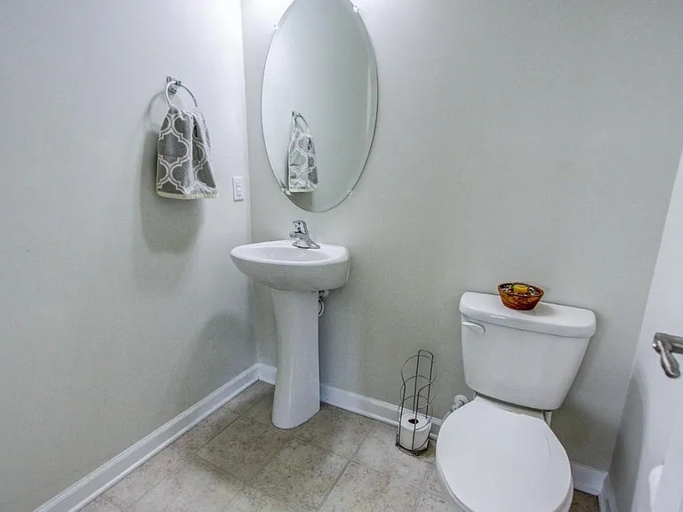 111 Admiral Ln — Photo 29