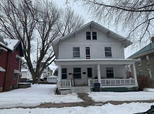 910 N 4th St, Burlington, IA 52601